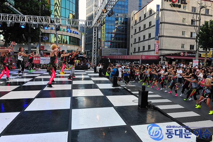 2018세계거리춤축제 첫날 모습사진  동대문 이슈