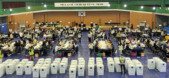 [21대 대선] 이재명 49.42%, 김문수 41.15%, 이준석 8.34%..동대문구는? 기사 이미지