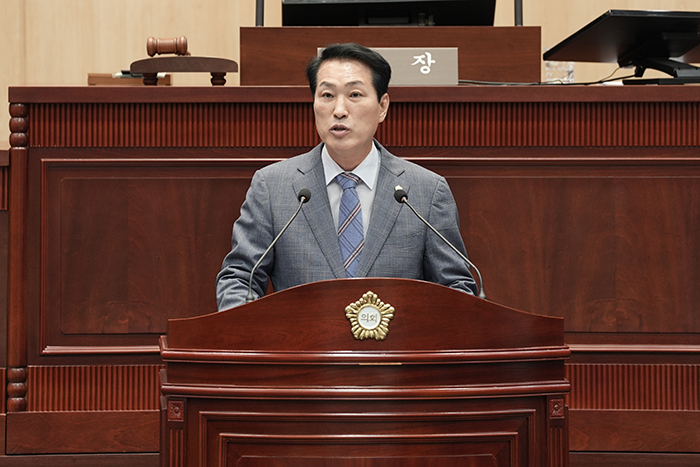 김창규 구의원, ‘이문2동 복합청사 오염토 정화 비용, 싱크홀 사고’ 등 강력 질타 기사 이미지