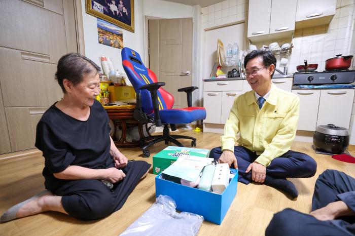최동민 동대문구청장, 폭염 취약계층 살피고 어르신 삼계탕 봉사