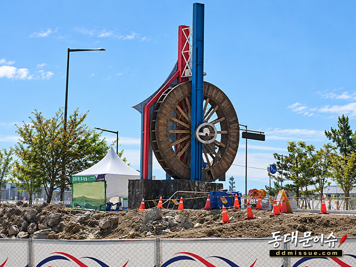 군자교옆 녹지대 30년 물레방아만 덩그러니…녹지는 비상구 공사중