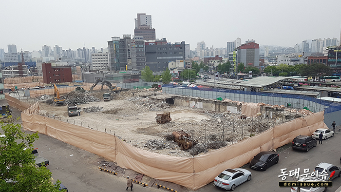 2018년 당시 구 롯데백화점 청량리점 철거공사와 신축공사모습